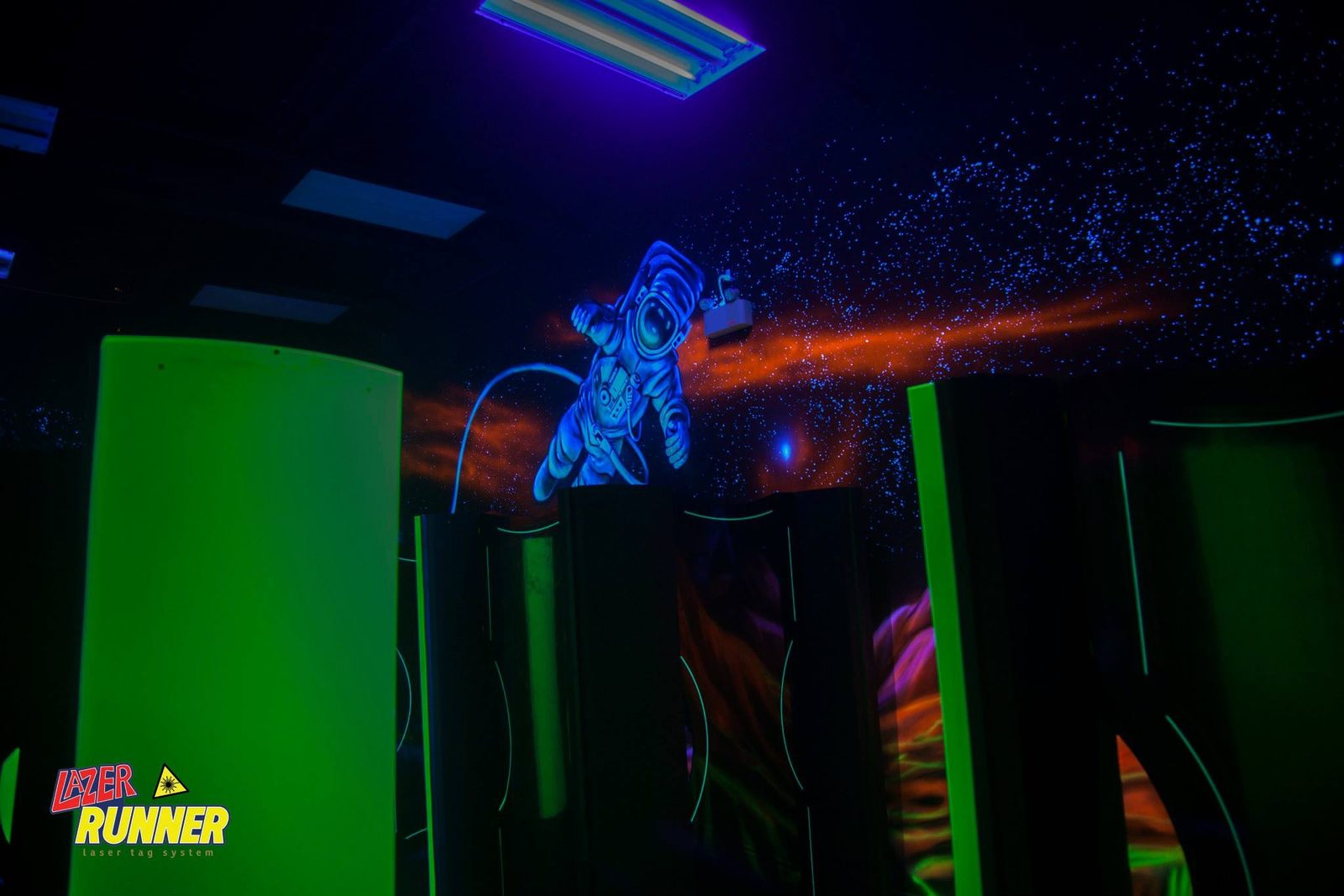 Lazer Runner arena and laser tag photo