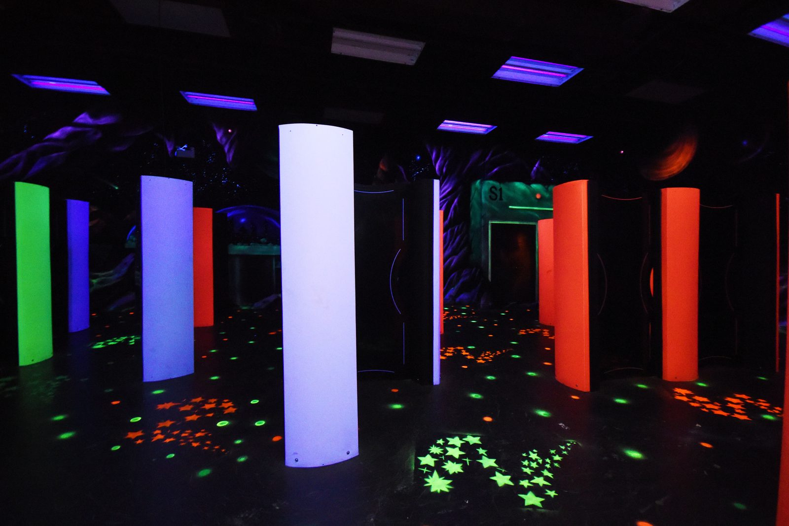Lazer Runner arena and laser tag photo