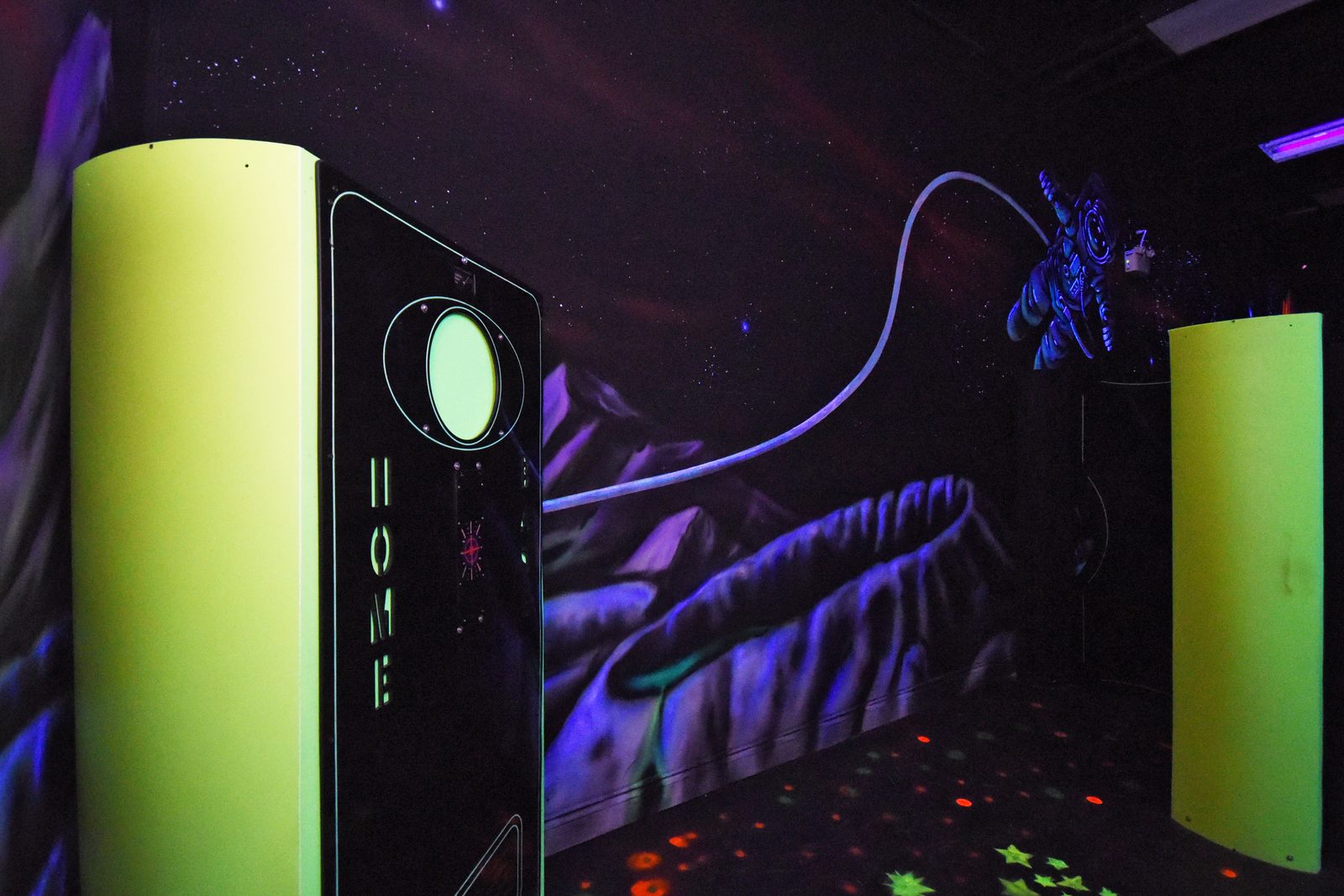 Lazer Runner arena and laser tag photo