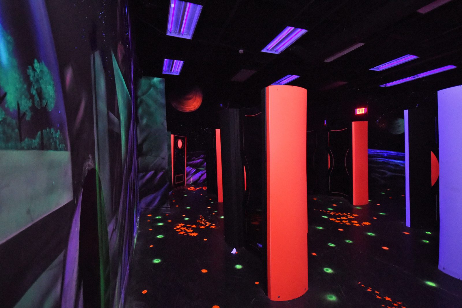 Lazer Runner arena and laser tag photo